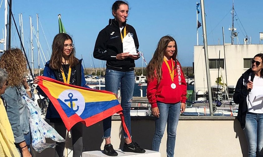 Mar Fernández, al centre de la imatge, en la primera posició de G2 femení