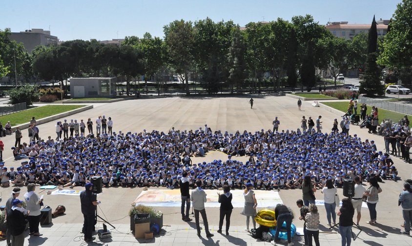 Els alumnes del col·legi Cardenal Vidal i Barraquer van fer la silueta d'una estrella, símbol de La Salle