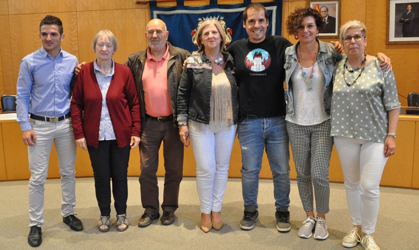 Els set regidors que no continuaran a l'Ajuntament. D'esquerra a dreta, Imanol Rico (Ciutadans), Carme Cros (PP), Antonio Laguna (Junts X Cambrils), Encarni Bello (no adscrita), Ivan Sanz (AdC), Mercè Dalmau (Junts X Cambrils) i Inma Sierra (no adscrita)