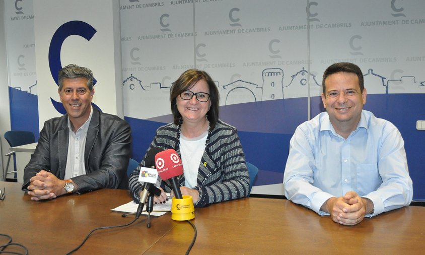 Lluís Abella de JxC, Camí Mendoza d'ERC i Oliver Klein de l'NMC han comparegut, aquest matí, per anunciar el repartiment de les àrees de govern