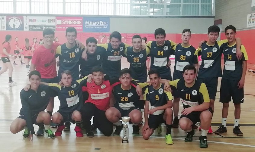 Foto de l'equip cadet del Club Handbol Cambrils