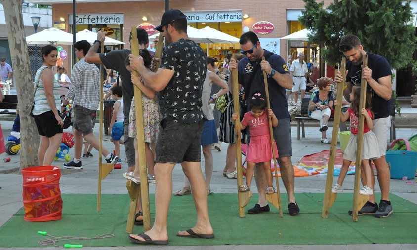 Les cucanyes tradicionals es van muntar, ahir a la tarda, a la plaça de Mossèn Joan Batalla