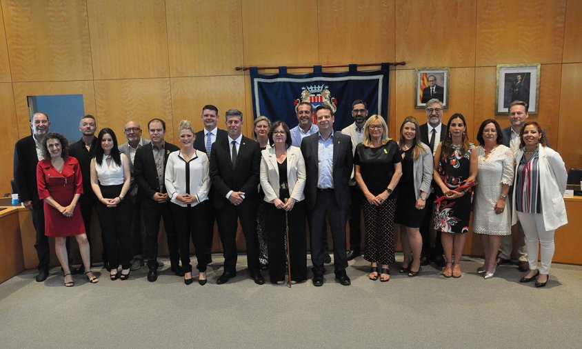 Foto de grup de tots els regidors del consistori en el ple de constitució del passat 15 de juny