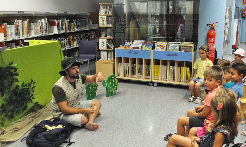 Sessió de contes a la Biblioteca, el passat divendres al matí