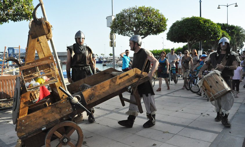 Imatge de l'espectacle Katapulten que van oferir a finals del mes de juny en el marc de la Festa Major de Sant Pere