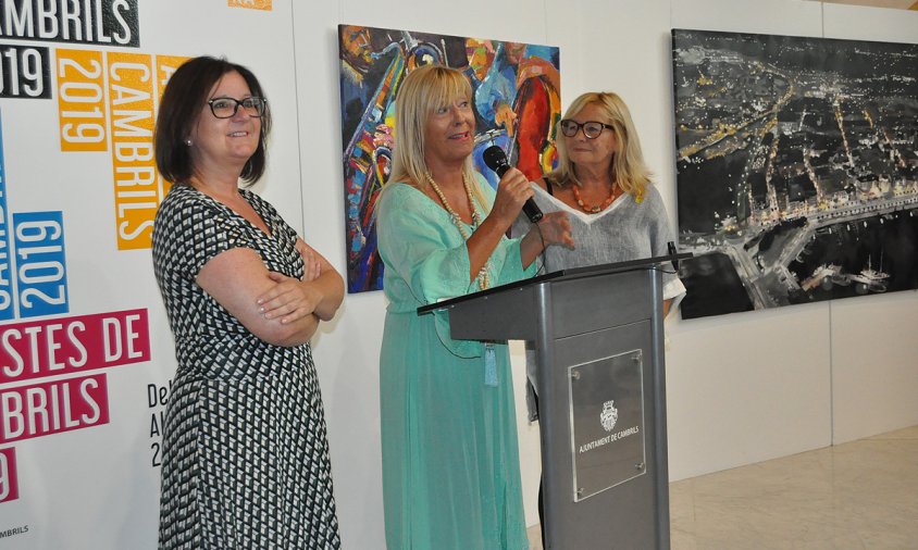 L'artista Dolors Castells va voler dir unes paraules, al costat de l'alcaldessa Camí Mendoza i la regidora de Cultura i Festes, Cinta Ballesté