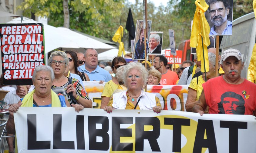 Capçalera de la manifestació d'ahir dels Avis i Àvies