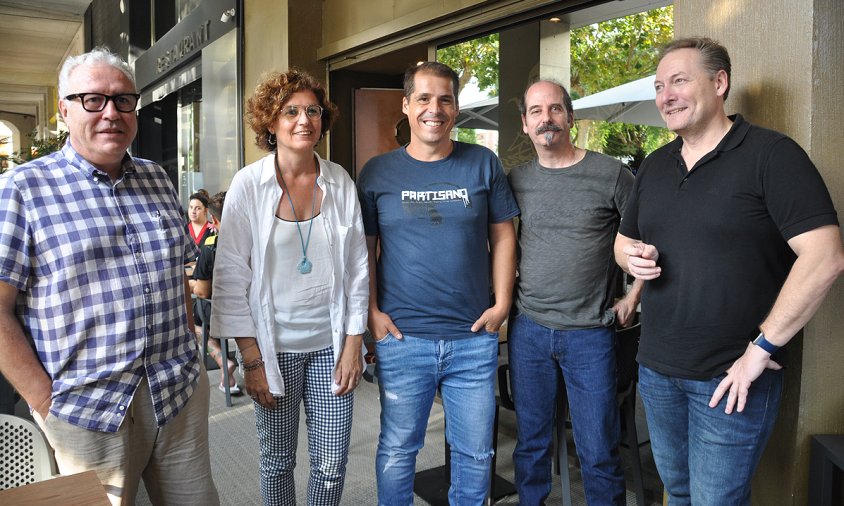 Robert benaiges, Mercè Dalmau, Ivan Sanz, Jordi Savall i David Chatelain, ahir, a la presentació d'Arena, debat a Cambrils