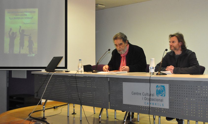 Acte de presentació del llibre, el passat divendres al Centre Cultural, a càrrec de Ramón García Mateos i Robert Viadel