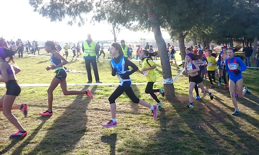 L'atleta del Club Atletisme Cambrils, Maria Taggi, al centre de la imatge