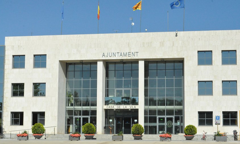 Imatge d'arxiu de la façana de l'Ajuntament de Cambrils