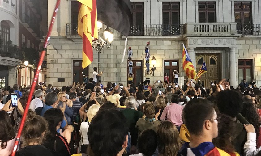 Un moment de la concentració d'ahir al vespre a la plaça del Mercadal de Reus