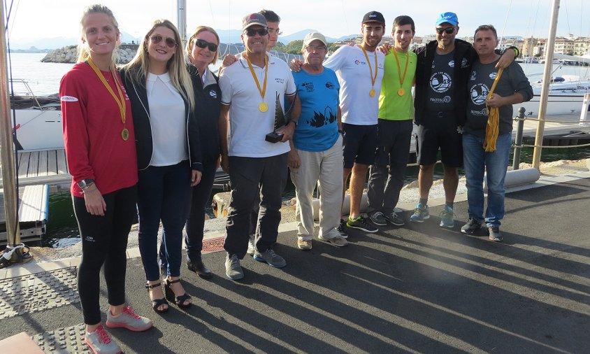 Imatge de l'entrega de premis als guanyadors de la regata