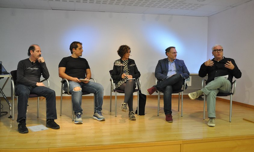 Jordi Savall, Ivan Sanz, Mercè Dalmau, David Chatelain i Robert Benaiges, ahir, en el debat que van protagonitzar al Centre Cultural
