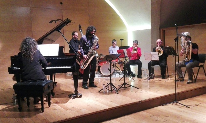 El septet de jazz liderat per Ivan Saez va actuar, aquest passat diumenge al vespre, a la Cripta de l'Ermita