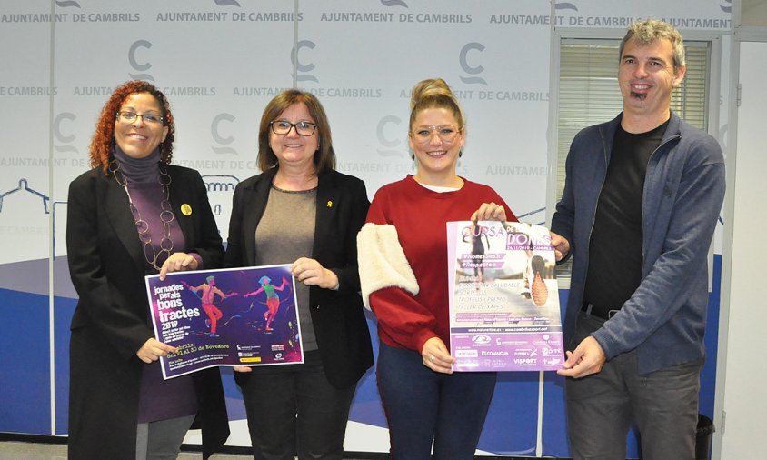 Presentació del programa de les Jornades per als Bons Tractes. D'esquerra a dreta: Hèléne Arcelin, Camí Mendoza, Natàlia Pleguezuelos i Joan Carbonell