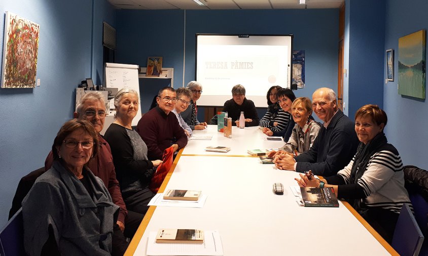 Sessió del club de lectura adult de la Biblioteca, el passat divendres a la tarda