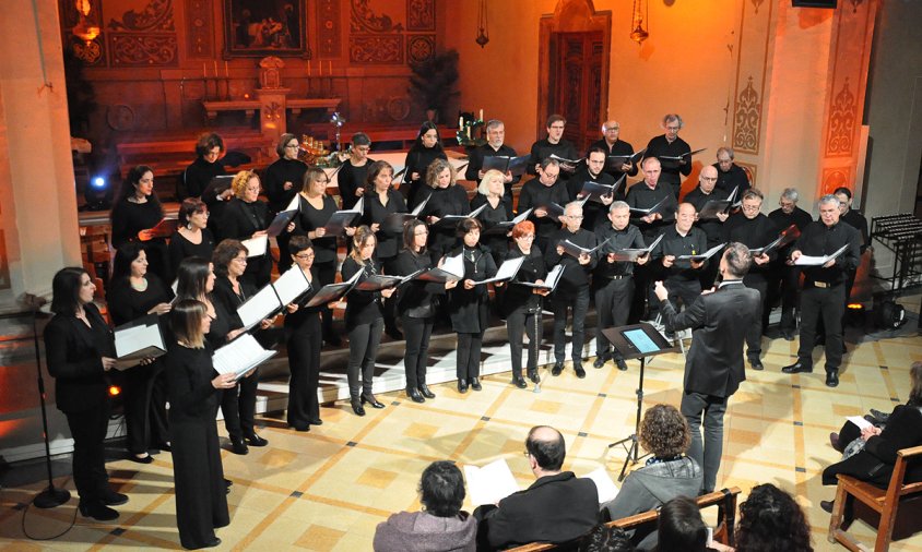 Un moment del concert de Nadal de la Coral Verge del Camí, ahir al vespre a l'Ermita