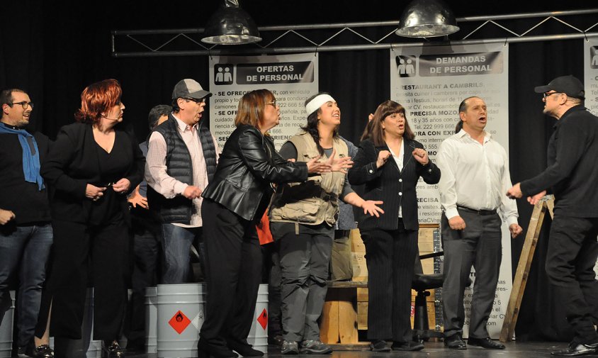 Una de les escenes de l'obra Fenya rai!, representada pel grup de tetre La Teca, les passades festes de Nadal