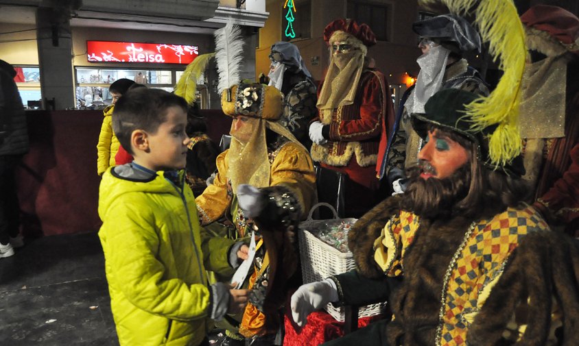 Recollida de cartes dels heralds, aquesta tarda, a la plaça de la Vila