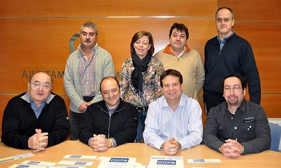 Alguns dels restauradors participants en la campanya, juntament amb el regidor de Promoció de Ciutat, Oliver Klein