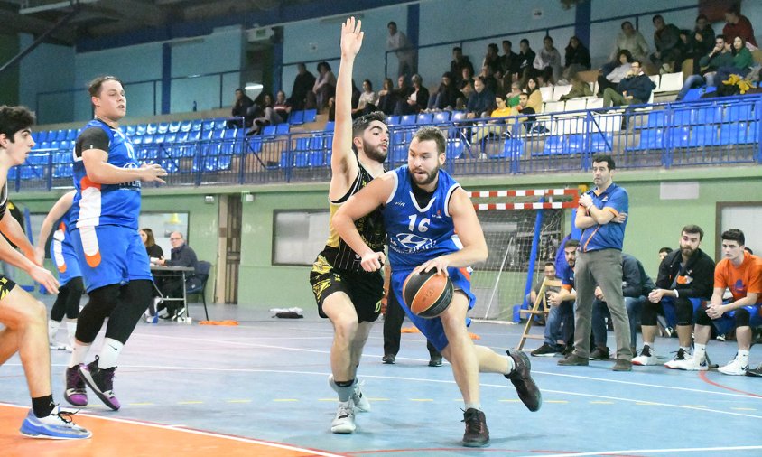 Imatge d'arxiu d'un partit del CB Cambrils, aquesta temporada