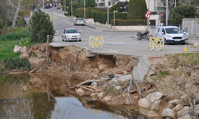 Aspecte actual del tram final del barranc de la Mare de Déu del Camí, destrossat arran de la rierada del 22 d'octubre