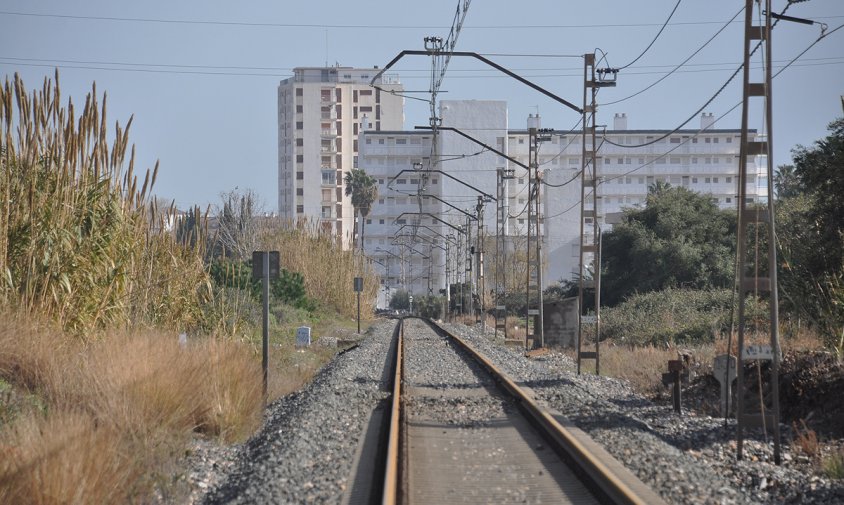 Via del tren a la zona del camí del Corralet, la setmana passada