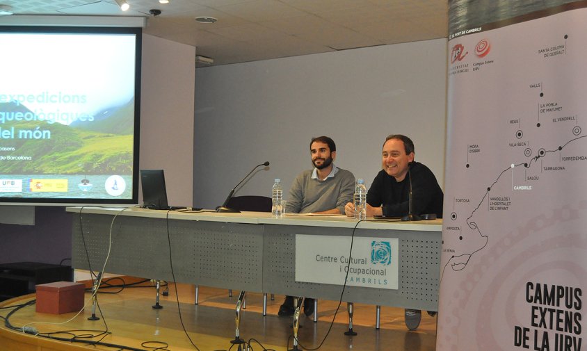 Robert Carracedo i Gerard Martí, ahir, a la sala d'actes del Centre Cultural