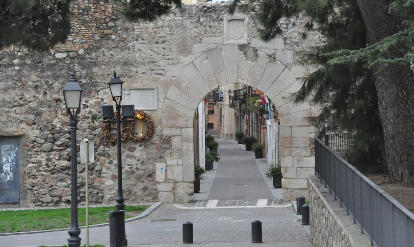 Portal del carrer Major, ahir al migdia