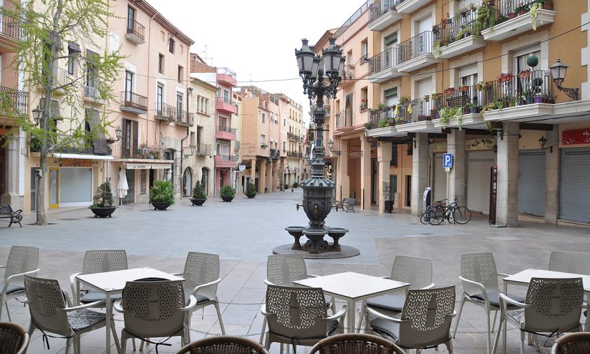 La plaça de la Vila completament buida, a finals d'aquest passat mes de març