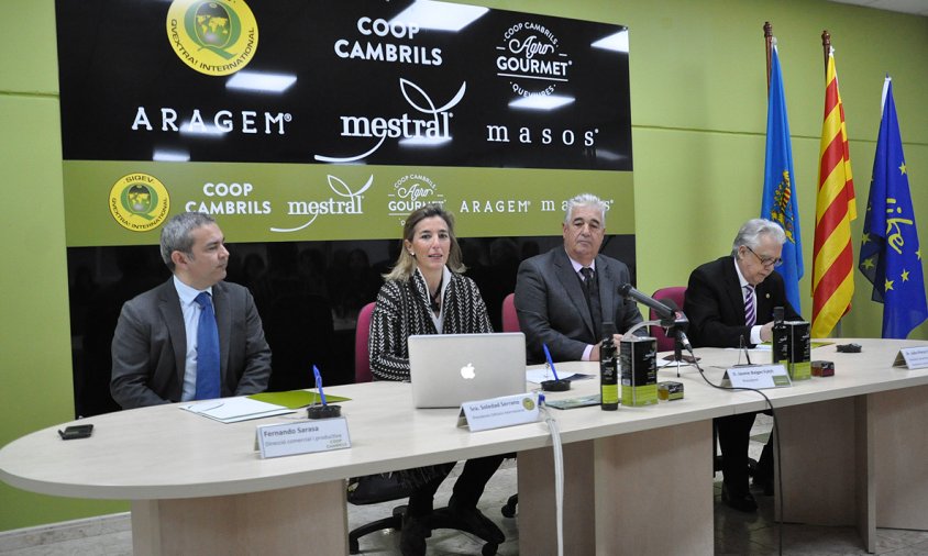 Fernando Sarasa, Soledad Serrano, Jaume Baiges i Julio Pérez, en la presentació d'ahir a la Cooperativa Agrícola