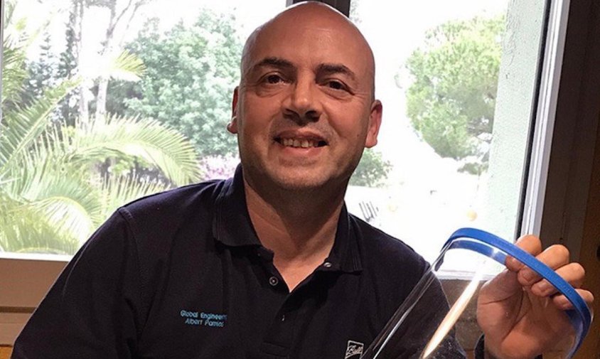 El veí d'Alcover, Albert Pamias, ha fet la donació de les pantalles de protecció facial