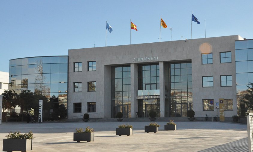 Imatge d'arxiu de l'edifici de l'Ajuntament de Cambrils