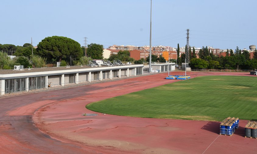 Aspecte dels treballs de reparació de la pista d'atletisme, el passat mes de juliol