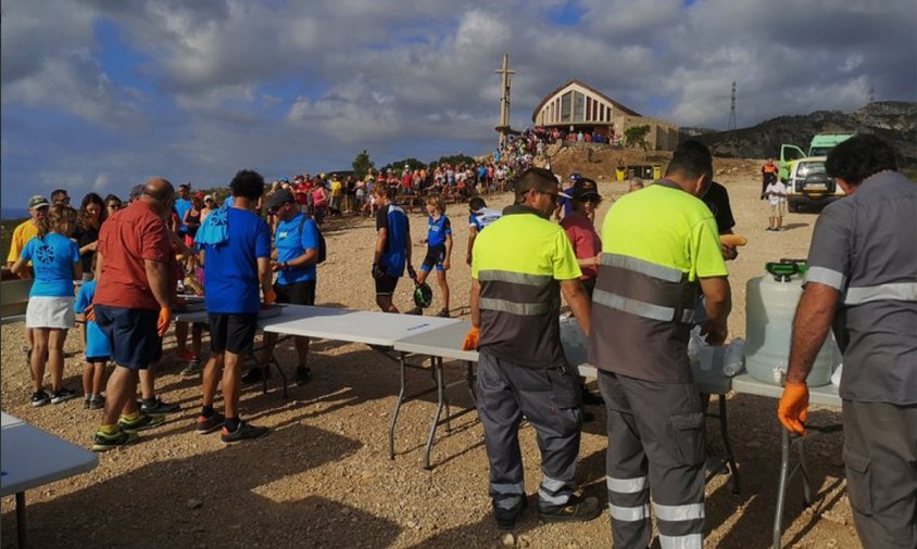 Pujada a l'ermita de Sant Roc per la Festa Major de l'Hospitalet de l'Infant del 2019