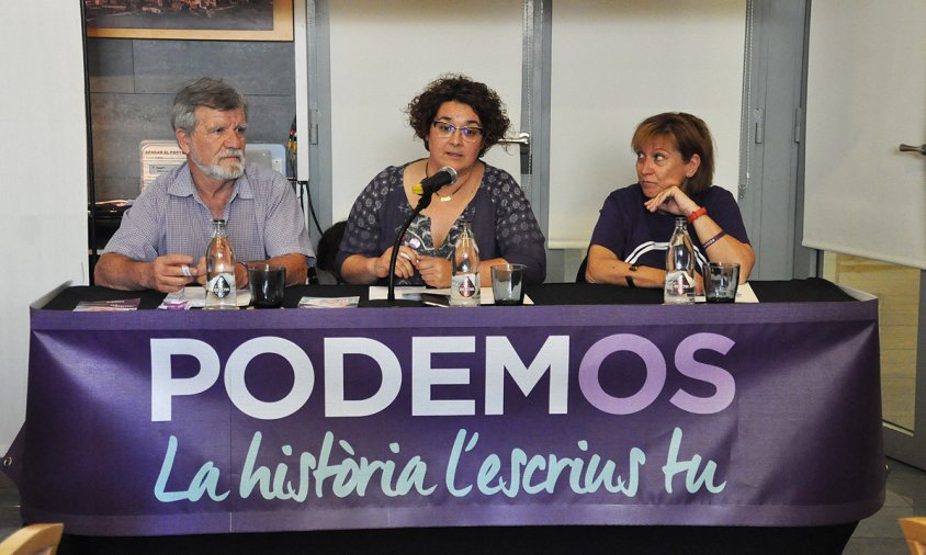 Santiago Méntrida, Laura Moreno i M. Asunción Badia, en la presentació del programa de Podem Cambrils, a les passades eleccions municipals