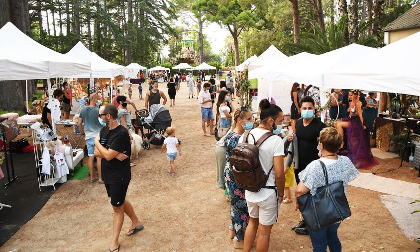 Aspecte de les parades del Samà Slow Market, ahir al vespre