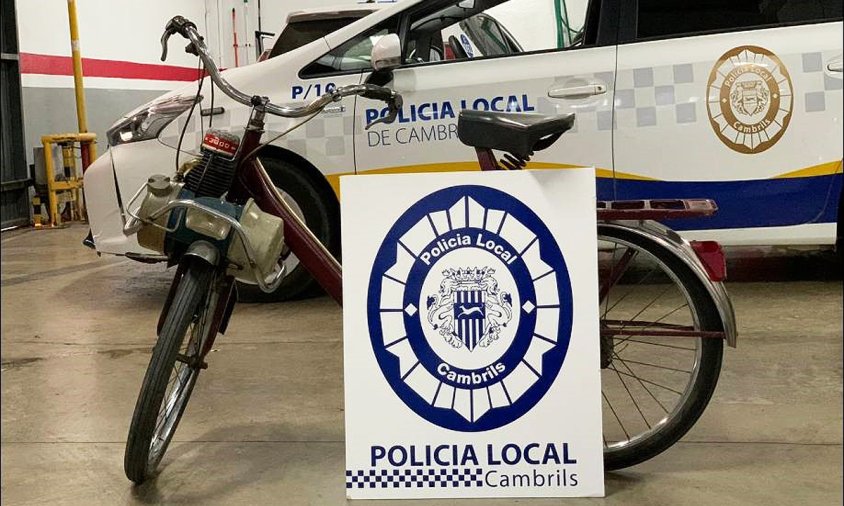 Imatge del ciclomotor recuperat per la Policia Local