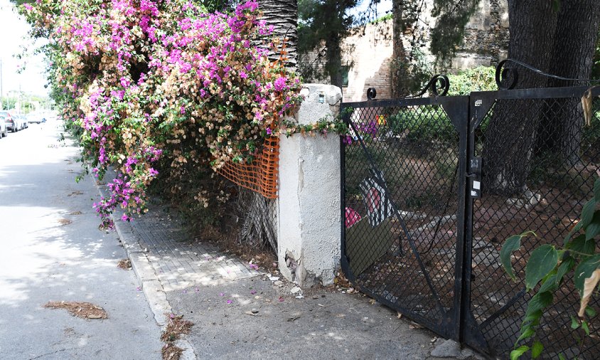 Porta d'entrada a la finca del Mas de l'Arany