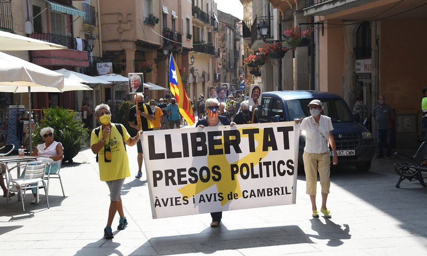 Un moment de la concentració dels Avis i Àvies, ahir, a la plaça de la Vila