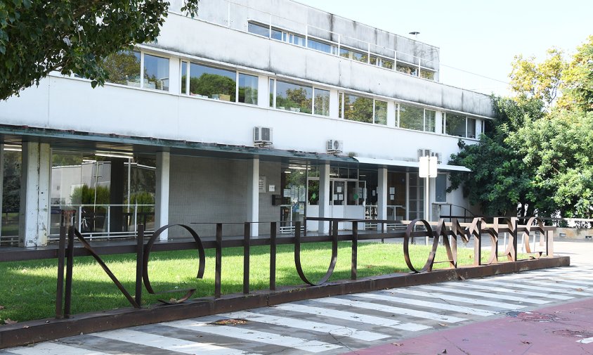 Imatge de l'exterior de l'institut Cambrils