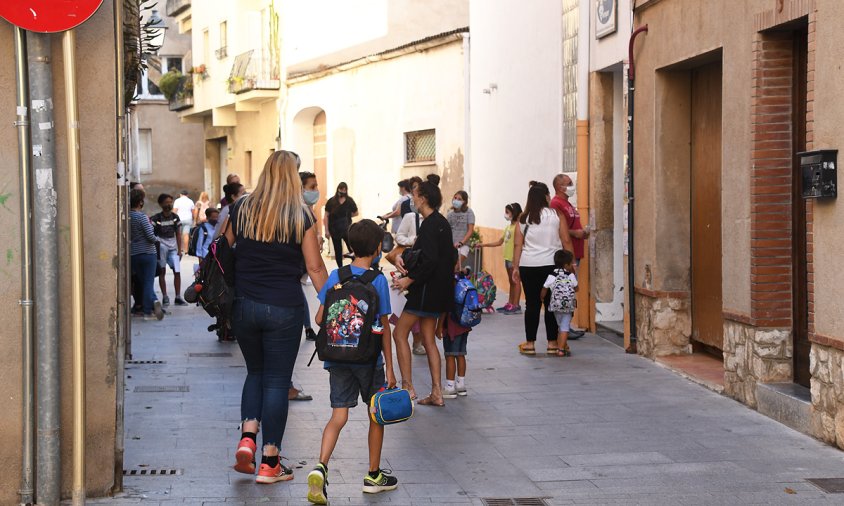 Imatge d'una entrada d'alumnes al col·legi Cardenal Vidal i Barraquer, aquest setembre