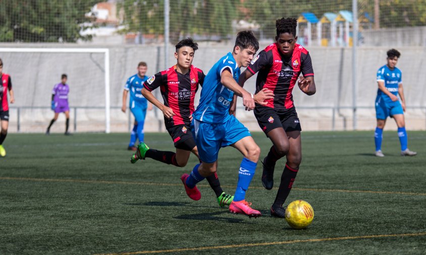 Imatge del partit del cadet preferent del Cambrils Unió contra la Fundació P F base Reus B