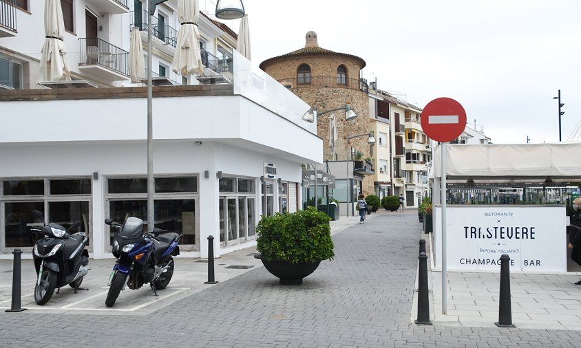 Establiments tancats al port de Cambrils, el divendres de la setmana passada