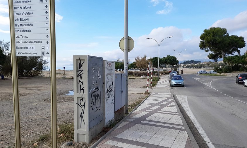 Tram de passeig litoral que està pendent d'arranjament