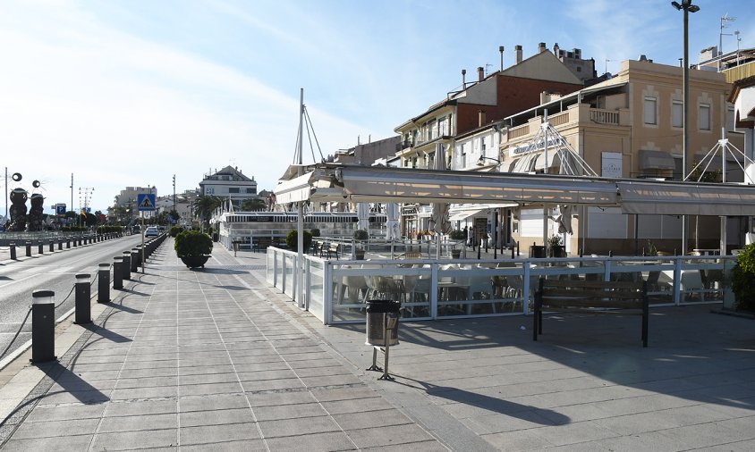 Bars i restaurants tancats a la façana del port, a finals d'aquest passat mes d'octubre