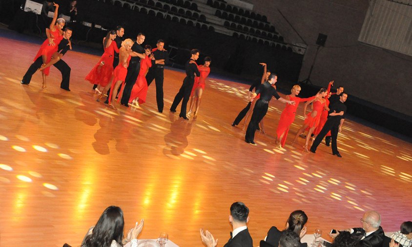 Un moment del sopar show d'ahir a la nit, al Palau Municipal d'Esports