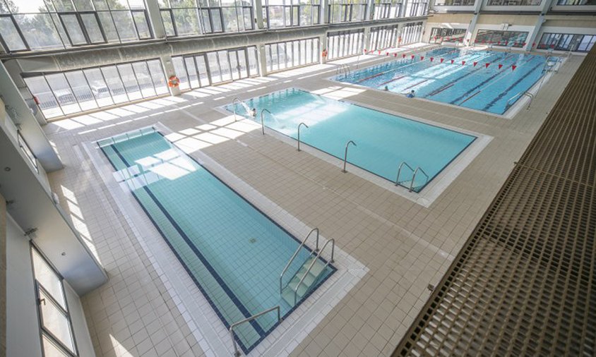 Aspecte de les piscines cobertes de l'Hospitalet de l'Infant