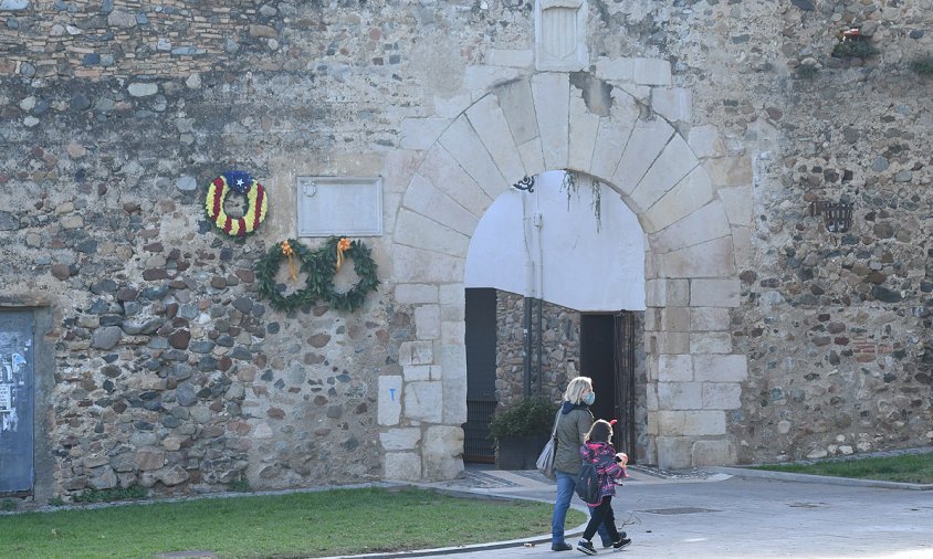 Aspecte del Portal i la plaça del Setge, ahir a mig matí